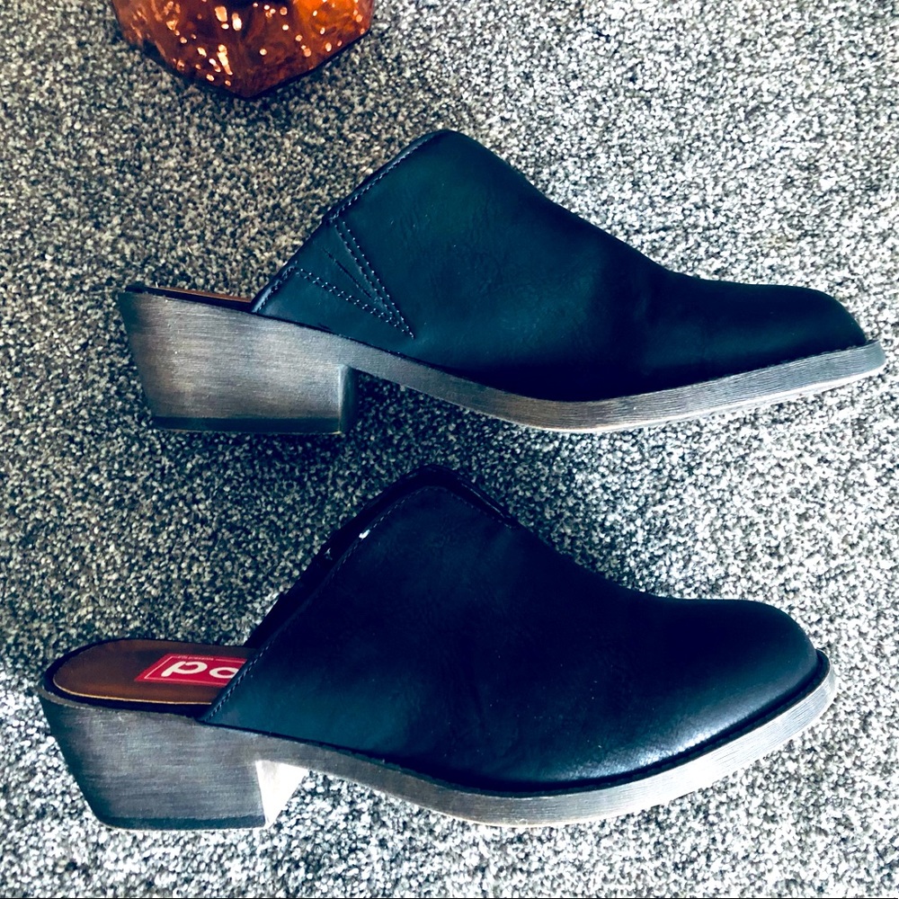POP BRAND BLACK Heeled Mules/ Clogs-/// sz. 8.5